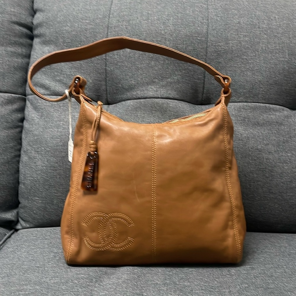 Chanel hobo bag with tortoise accents and CC logo casual